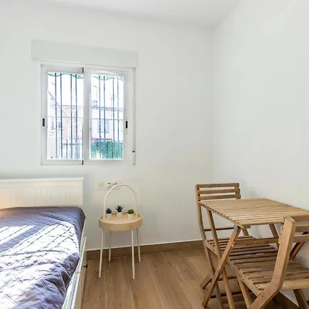 Lovely In With Kitchen Apartment *